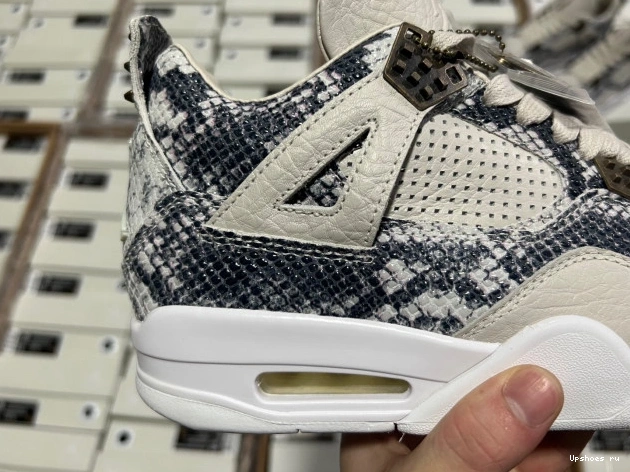 4 Retro 819139-030  Jordan Snakeskin   0301